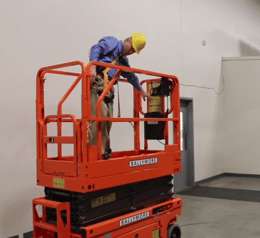 Ballymore Dsl-32 Battery-Powered Drivable Compact Scissor Lift With Roll-Out Cantilevered Platform - Ballymore Dsl-32 Battery-Powered Drivable Compact Scissor Lift With Roll-Out Cantilevered Platform - Material Handling